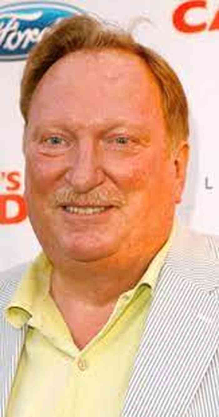 Jeffrey Jones Age, Net Worth, Height, Affair, Career, and More