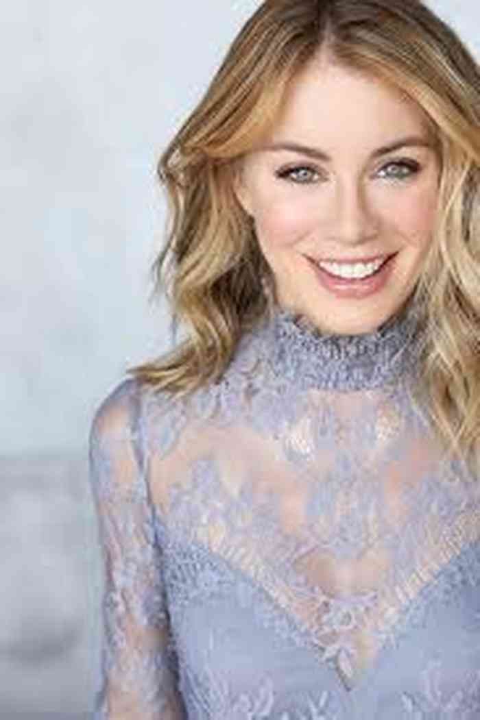 Jennifer Holland Affair, Height, Net Worth, Age, Career, and More