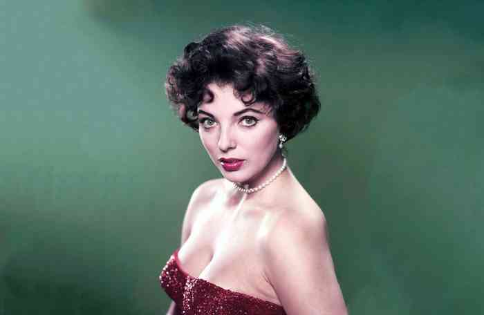 Joan Collins Height, Age, Net Worth, Affair, Career, and More