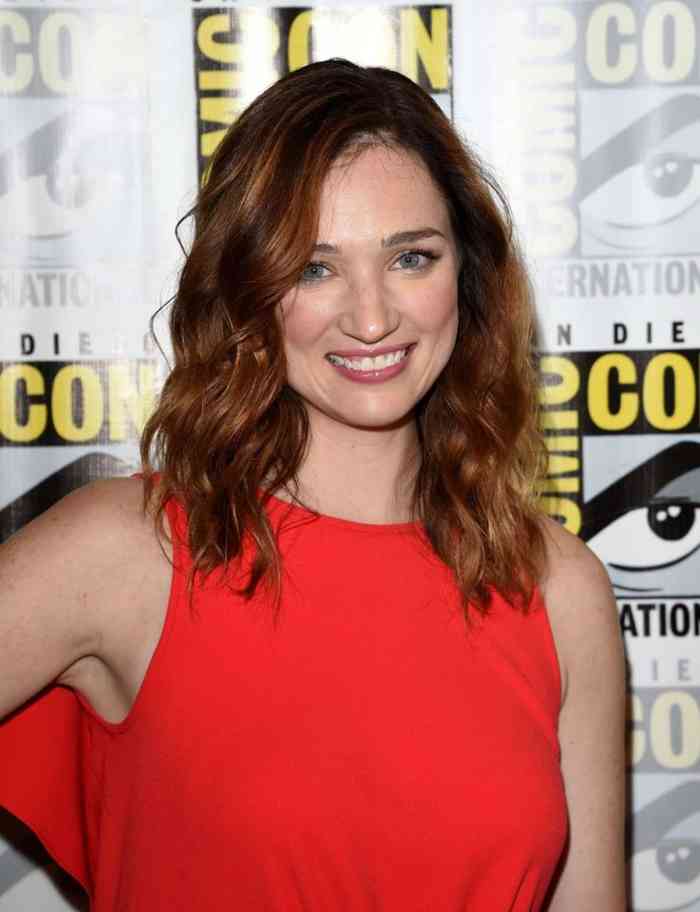 Kristen Connolly Net Worth, Height, Age, Affair, Career, and More