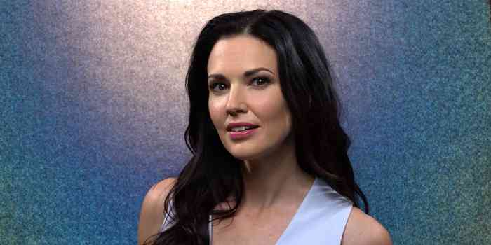 Laura Mennell Affair, Height, Net Worth, Age, Career, and More