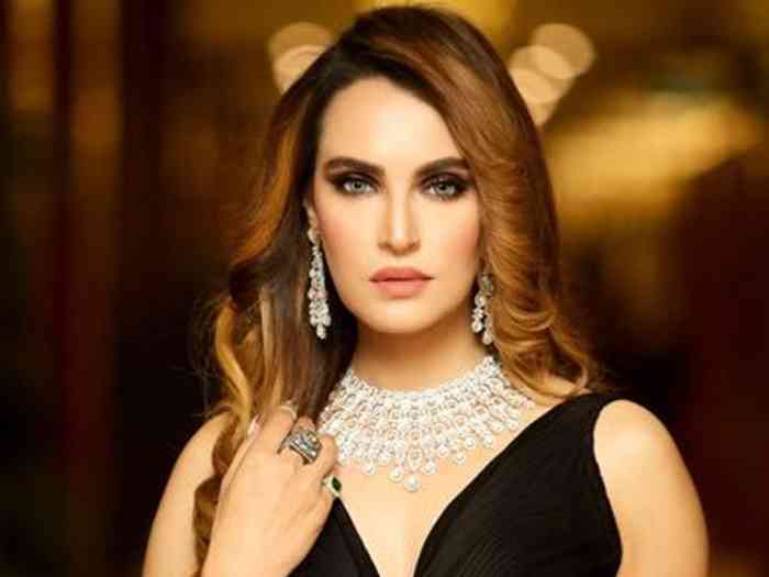 Nadia Hussain Age, Net Worth, Height, Affair, Career, and More