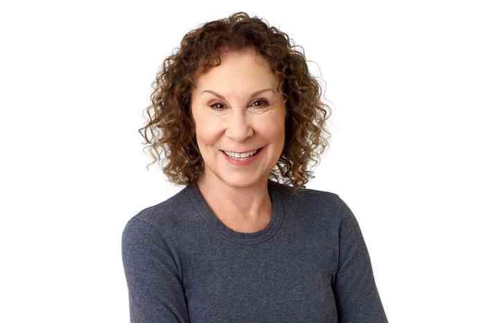 Rhea Perlman Affair, Height, Net Worth, Age, Career, and More