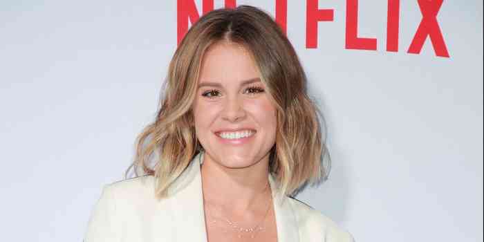 Sosie Bacon Age, Net Worth, Height, Affair, Career, and More