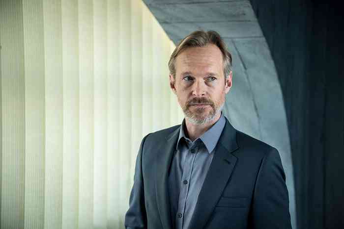 Steven Mackintosh Net Worth, Height, Age, Affair, Career, and More