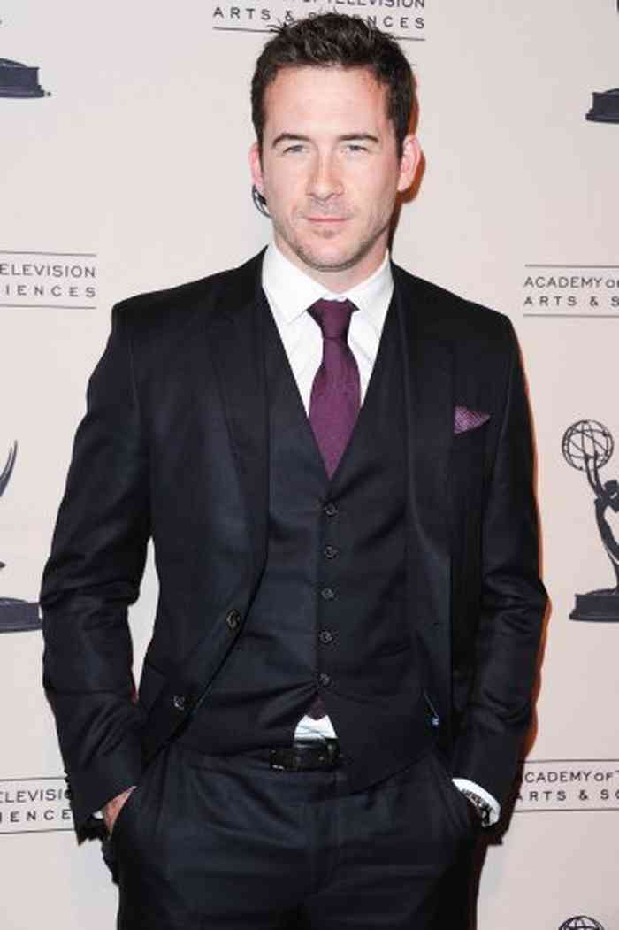 Barry Sloane Age, Net Worth, Height, Affair, Career, And More