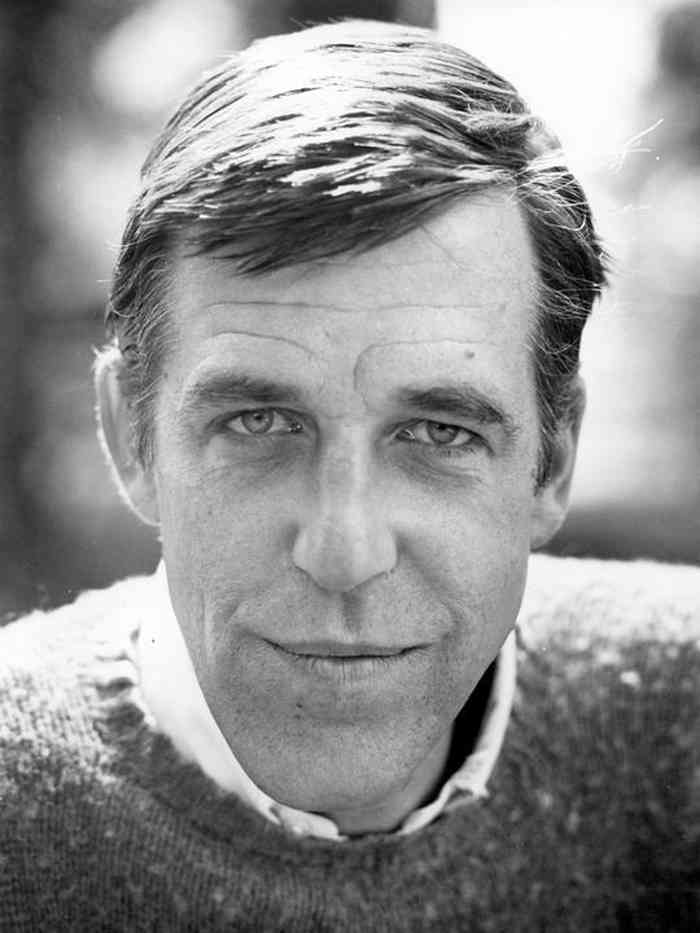 Fred Gwynne Age, Net Worth, Height, Affair, Career, and More