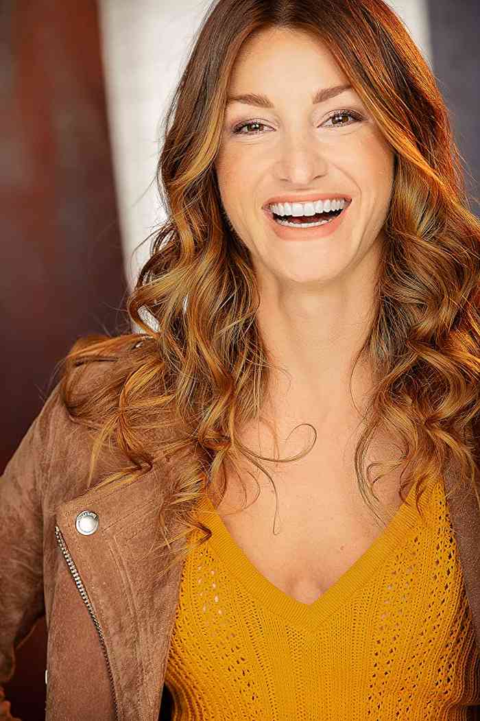 Jenna Willis Net Worth, Height, Age, Affair, Career, and More
