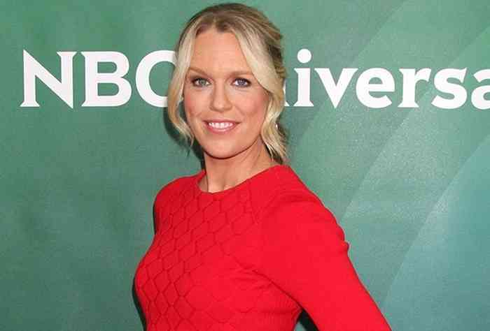Jessica St. Clair Net Worth, Height, Age, Affair, Career, and More