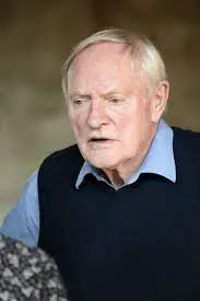 Julian Glover picture