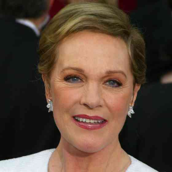 Julie Andrews Net Worth, Height, Age, Affair, Career, and More