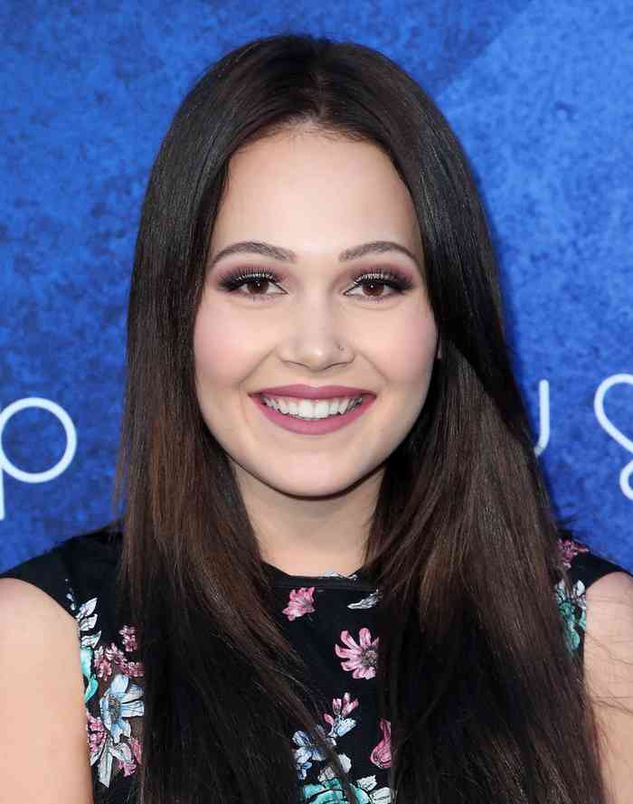 Kelli Berglund Height, Age, Net Worth, Affair, Career, and More