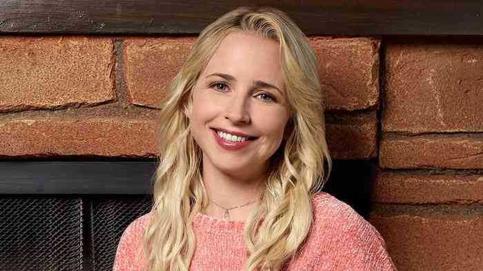 Lecy Goranson Age, Net Worth, Height, Affair, Career, and More