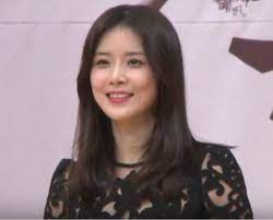 Lee Bo Young picture