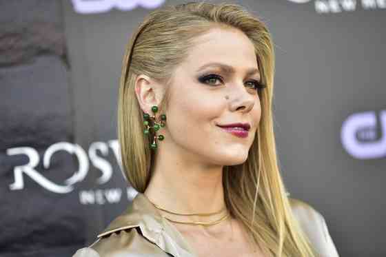 Lily Cowles Net Worth, Height, Age, Affair, Career, and More