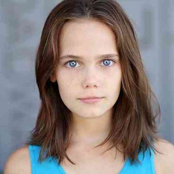 Oona Laurence Pictures