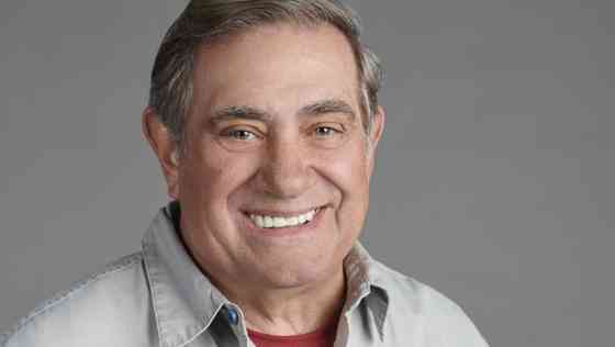 Dan Lauria Image