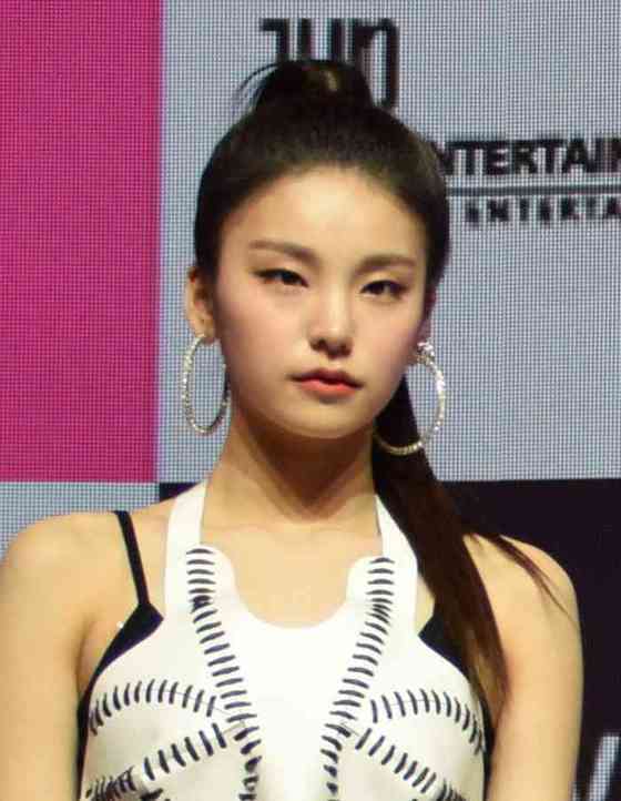 hwang ye ji age net worth height affair career more