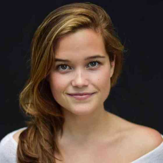 Sarah Catherine Hook Net Worth, Height, Age, Affair, Career, and More