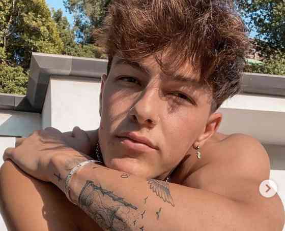 Tayler Holder Net Worth, Height, Age, Affair, Career, and More