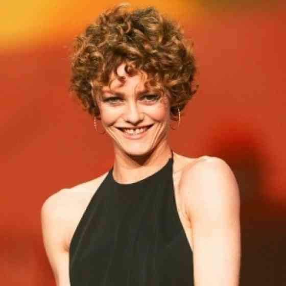 Vanessa Paradis Net Worth, Height, Age, Affair, and More
