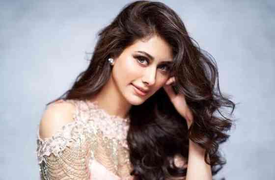 Warina Hussain Height, Age, Net Worth, Affair, and More