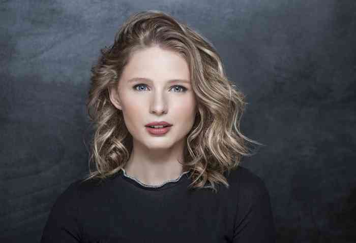 Alexandra Dinu Height, Age, Net Worth, Affair, Career, and More