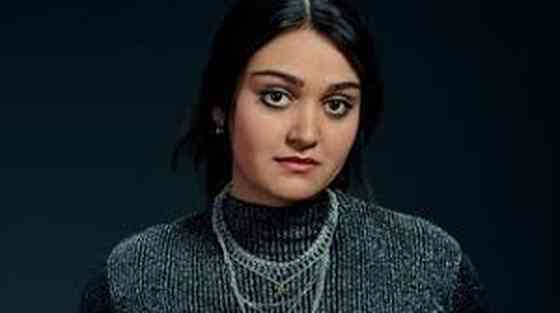 Ariela Barer Pictures