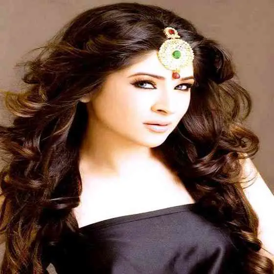 Ayesha Omer Age, Net Worth, Height, Affair, and More