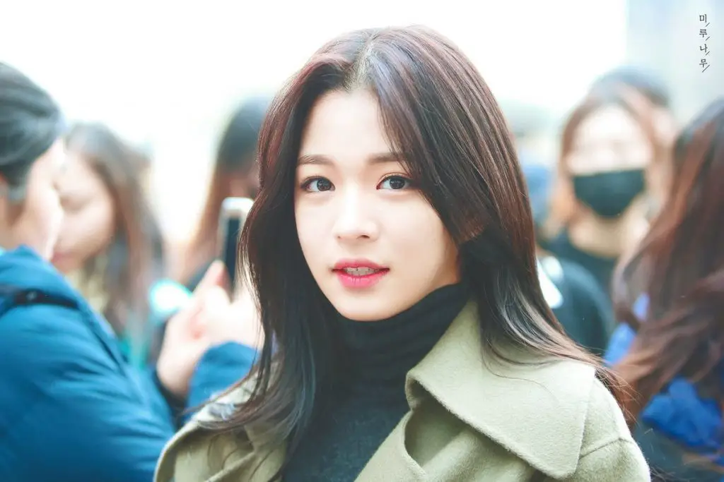 Chaeyoung Height, Age, Net Worth, Affair, Career, and More