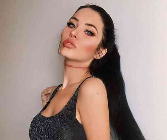 Claudia Alende Affair, Height, Net Worth, Age, Career, and More