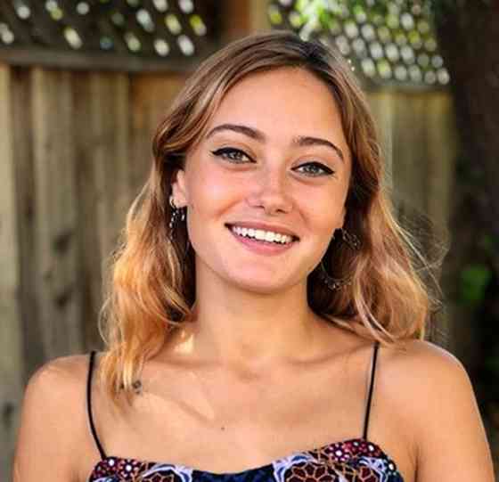 Ella Purnell Net Worth, Height, Age, Affair, and More