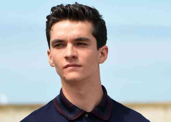 Fionn Whitehead Affair, Height, Net Worth, Age, Career, and More