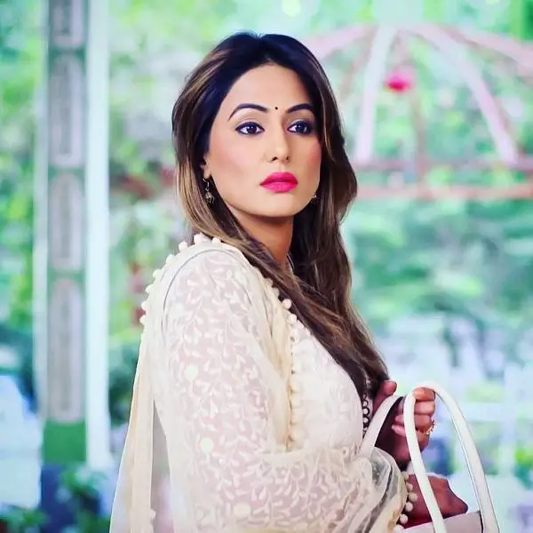 Hina Khan Photo