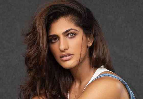 Kubbra Sait Photo