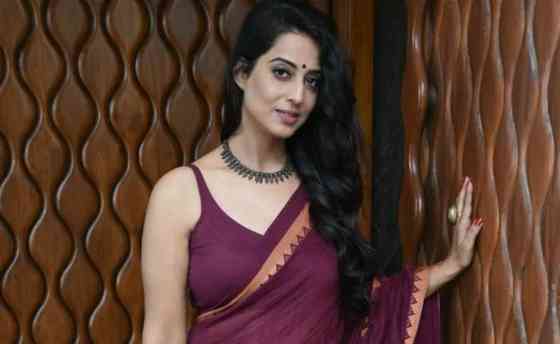 Mahie Gill Pictures