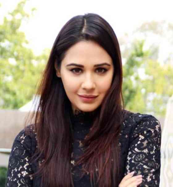 Mandy Takhar Height, Age, Net Worth, Affair, and More