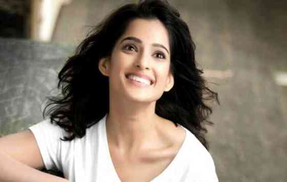 Priya Bapat Height, Age, Net Worth, Affair, and More