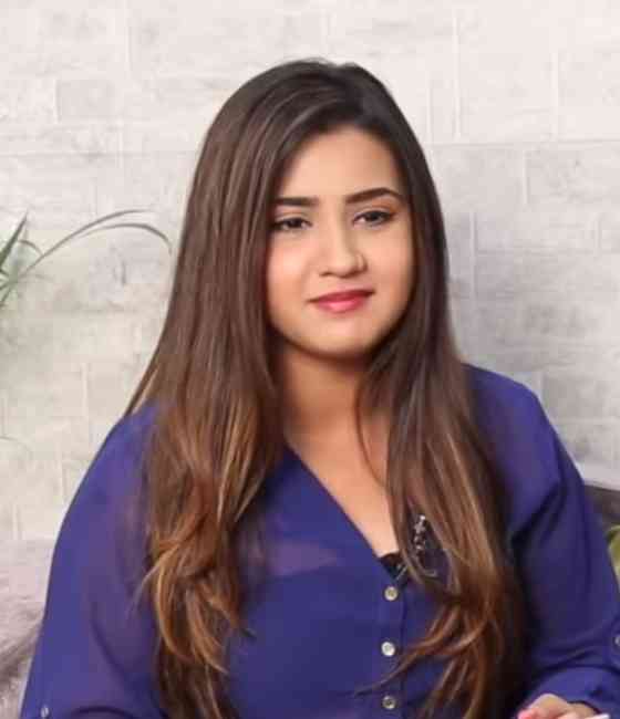 Roshni Walia Net Worth, Height, Age, Affair, and More