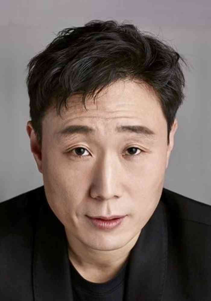 Shin Moon-Sung Age, Net Worth, Height, Affair, Career, and More