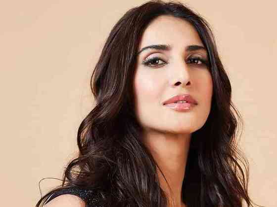 Vaani Kapoor Affair, Height, Net Worth, Age, Career, and More