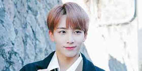 Yoon Jeonghan Age, Net Worth, Height, Affair, Career, and More
