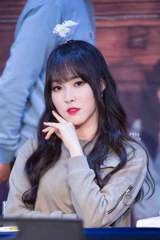 Yuju Age, Net Worth, Height, Affair, Career, and More