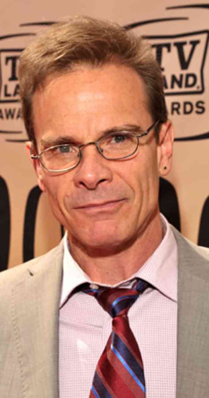 Peter Scolari Height, Age, Net Worth, Affair, Career, and More