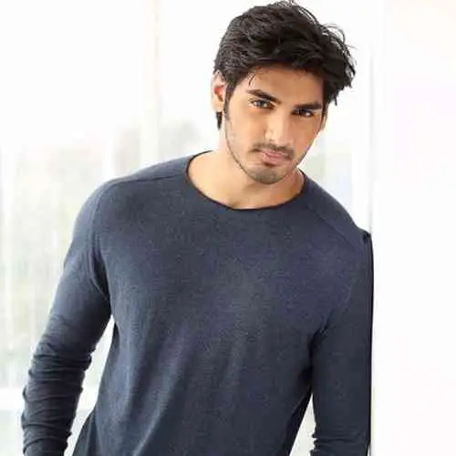  Ahan Shetty