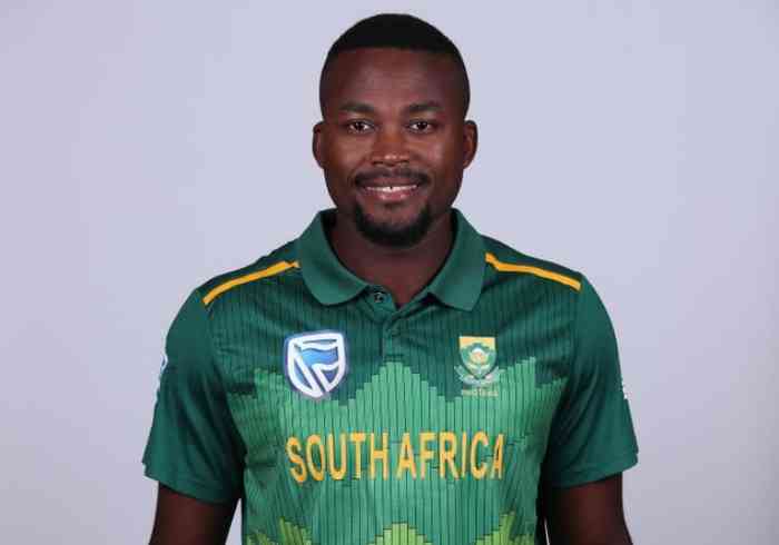 Andile Phehlukwayo Age, Net Worth, Height, Affair, Career, and More