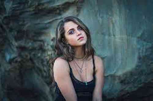 Anne Winters Height, Age, Net Worth, Affair, Career, and More
