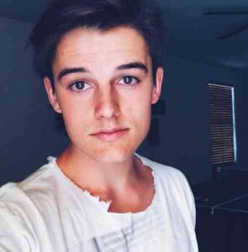 Kenny Holland Net Worth, Height, Age, Affair, Career, and More