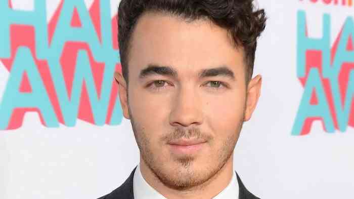 Kevin Jonas Height, Age, Net Worth, Affair, Career, and More