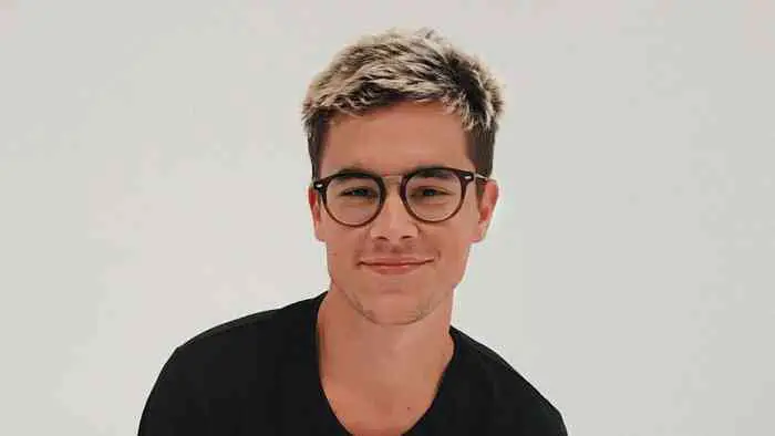 Kian Lawley Height, Age, Net Worth, Affair, Career, and More